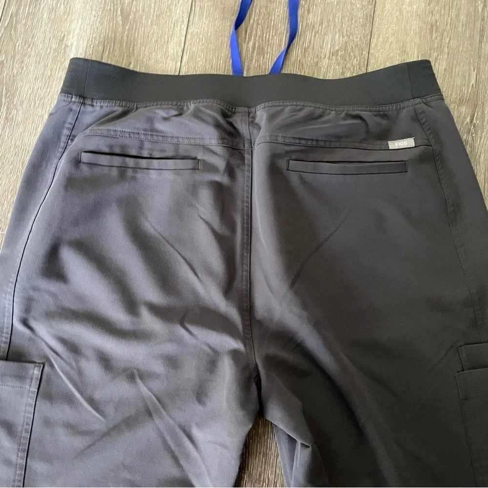 FIGS Axim Cargo Scrub Pants Technical Collection Size XL Grey